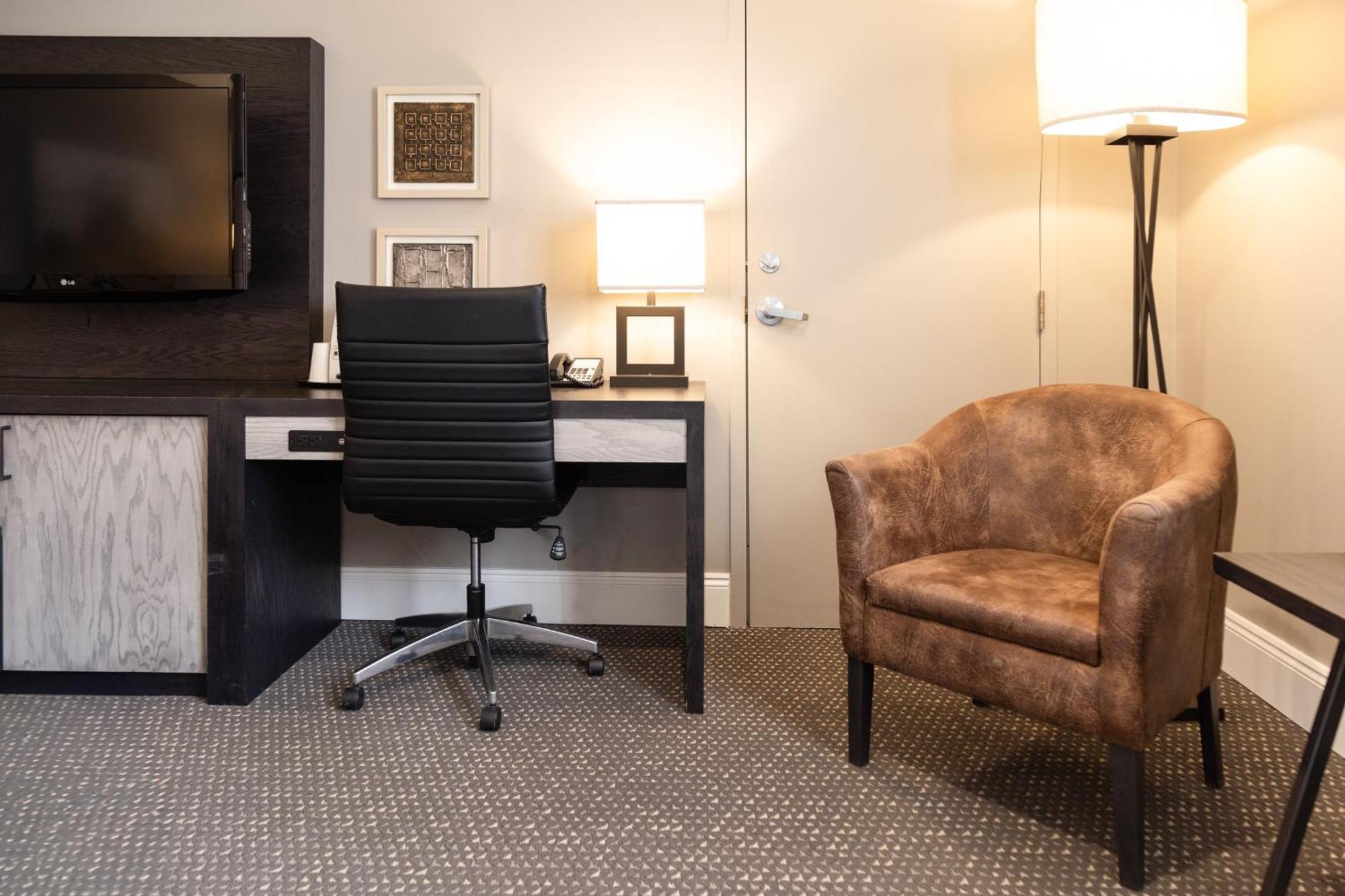 Crowne Plaza Fredericton Lord Beaverbrook By Ihg Bagian luar foto