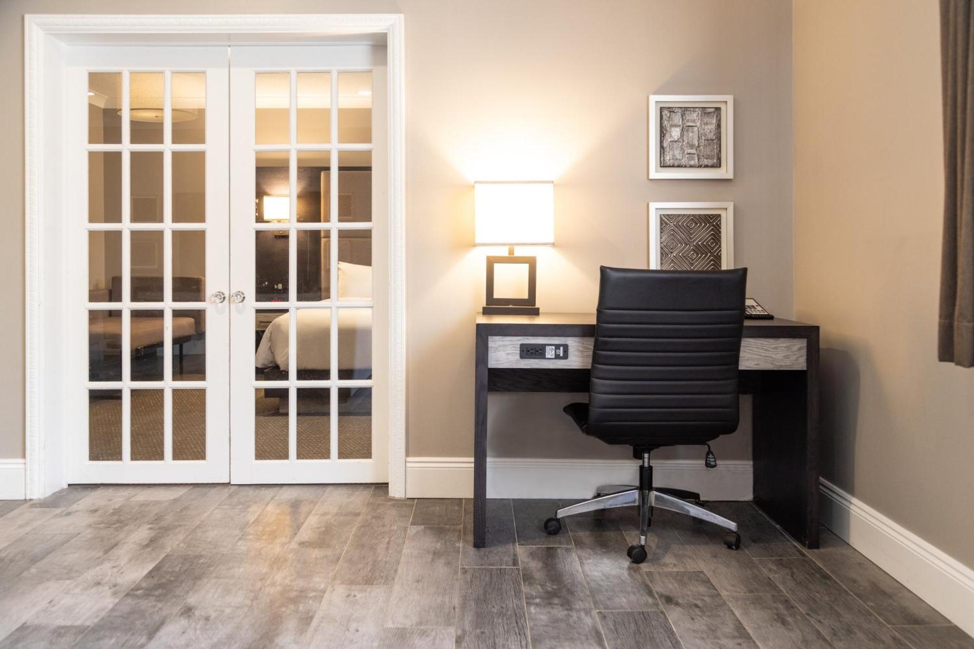 Crowne Plaza Fredericton Lord Beaverbrook By Ihg Bagian luar foto