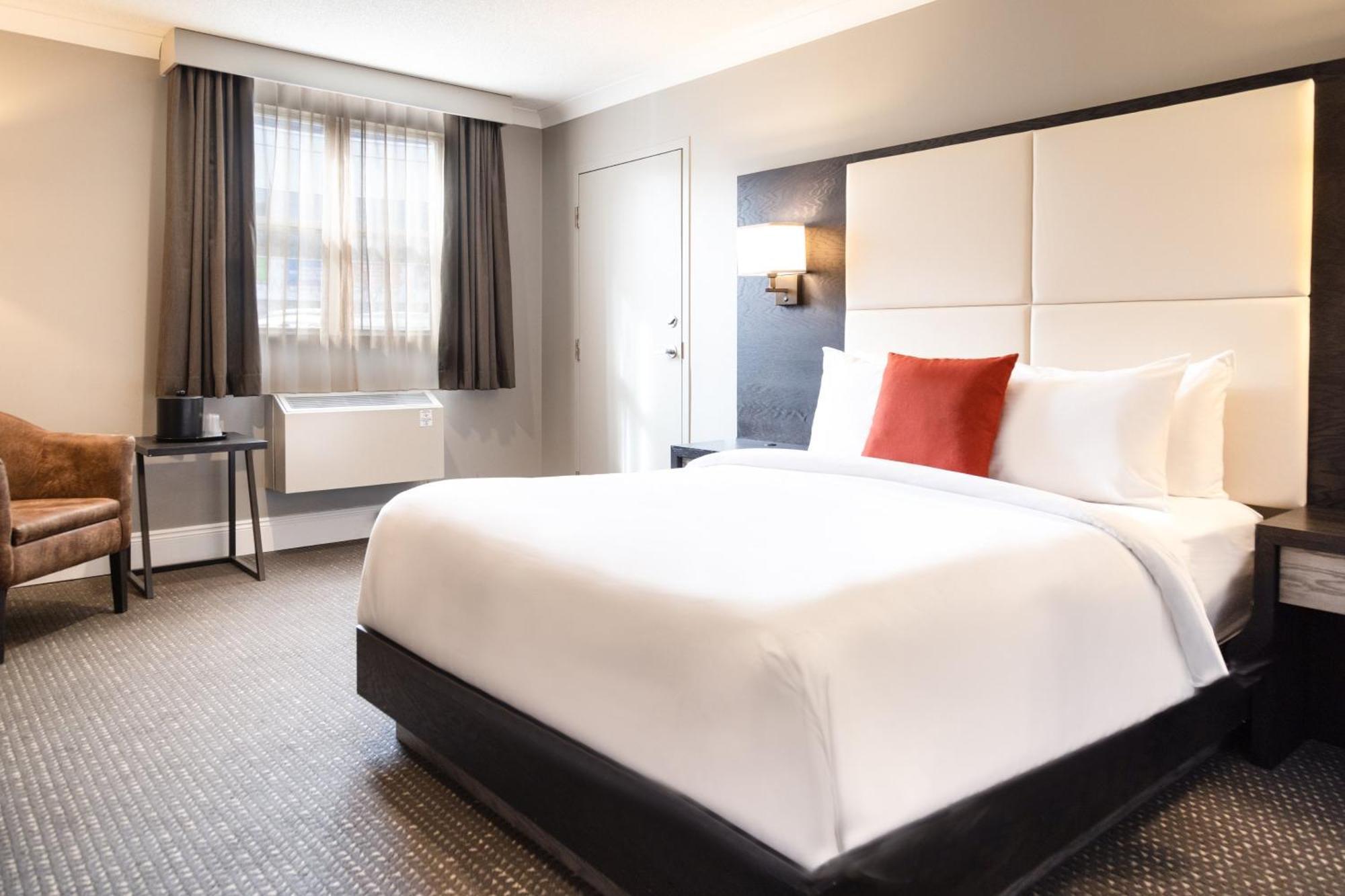 Crowne Plaza Fredericton Lord Beaverbrook By Ihg Bagian luar foto