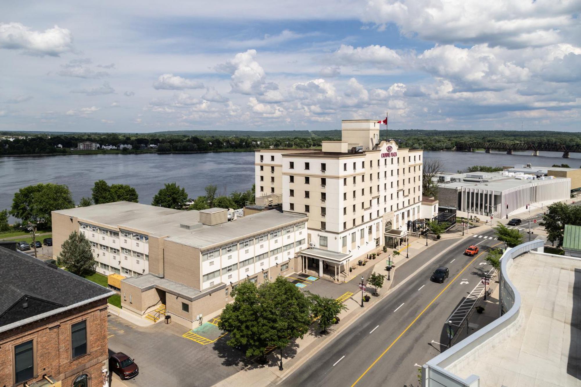 Crowne Plaza Fredericton Lord Beaverbrook By Ihg Bagian luar foto