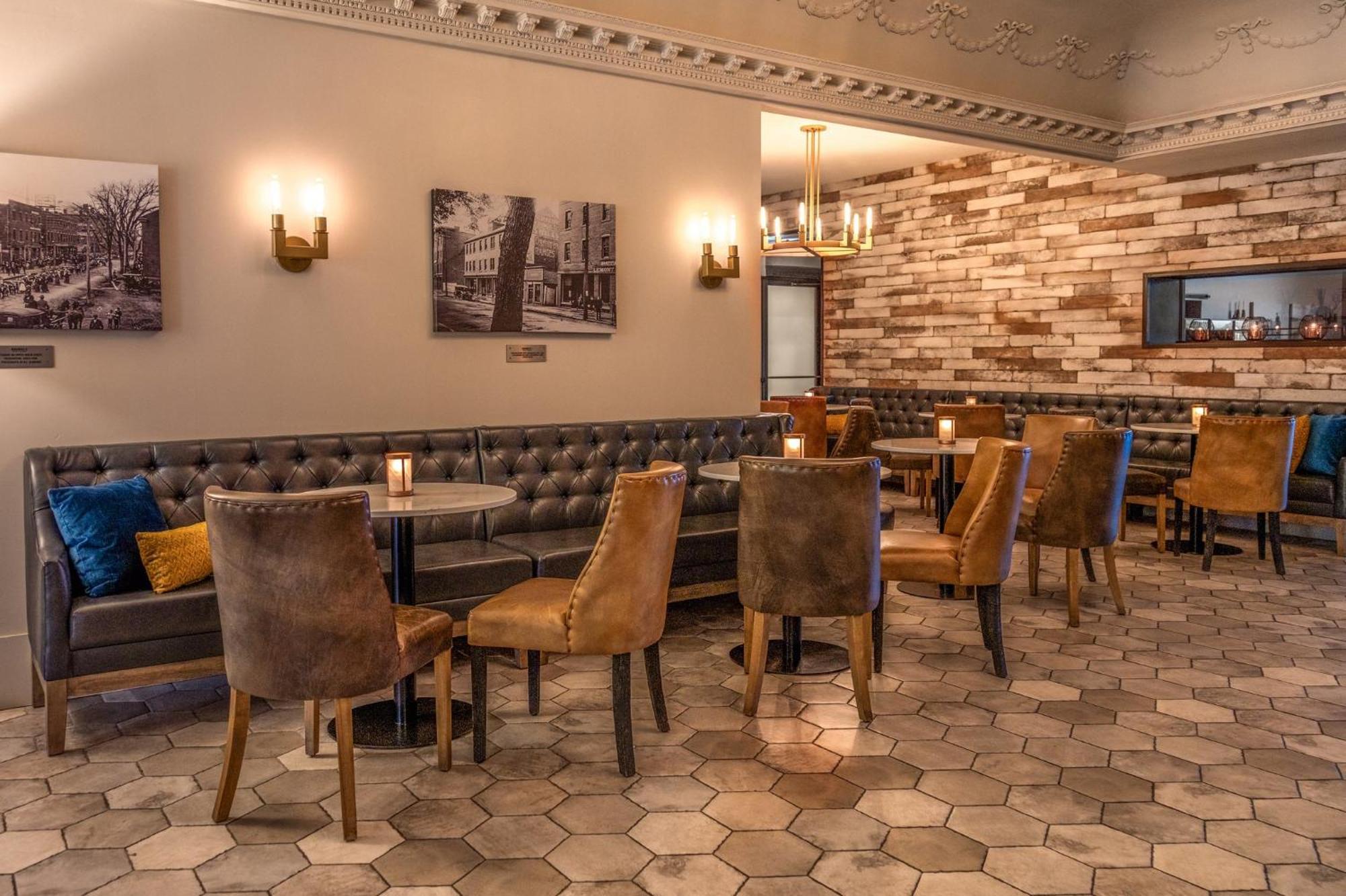 Crowne Plaza Fredericton Lord Beaverbrook By Ihg Bagian luar foto