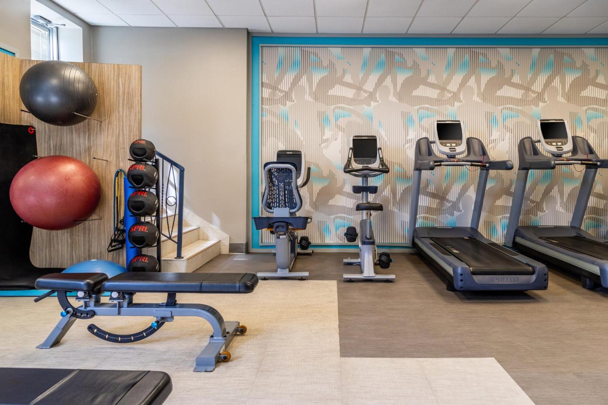 Crowne Plaza Fredericton Lord Beaverbrook By Ihg Bagian luar foto