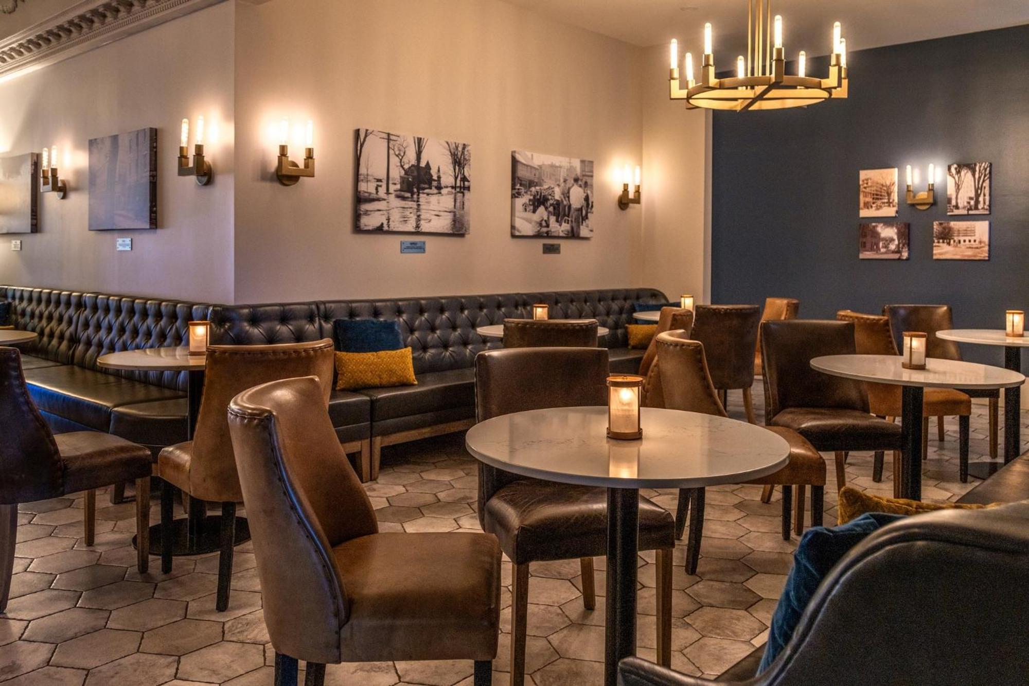 Crowne Plaza Fredericton Lord Beaverbrook By Ihg Bagian luar foto