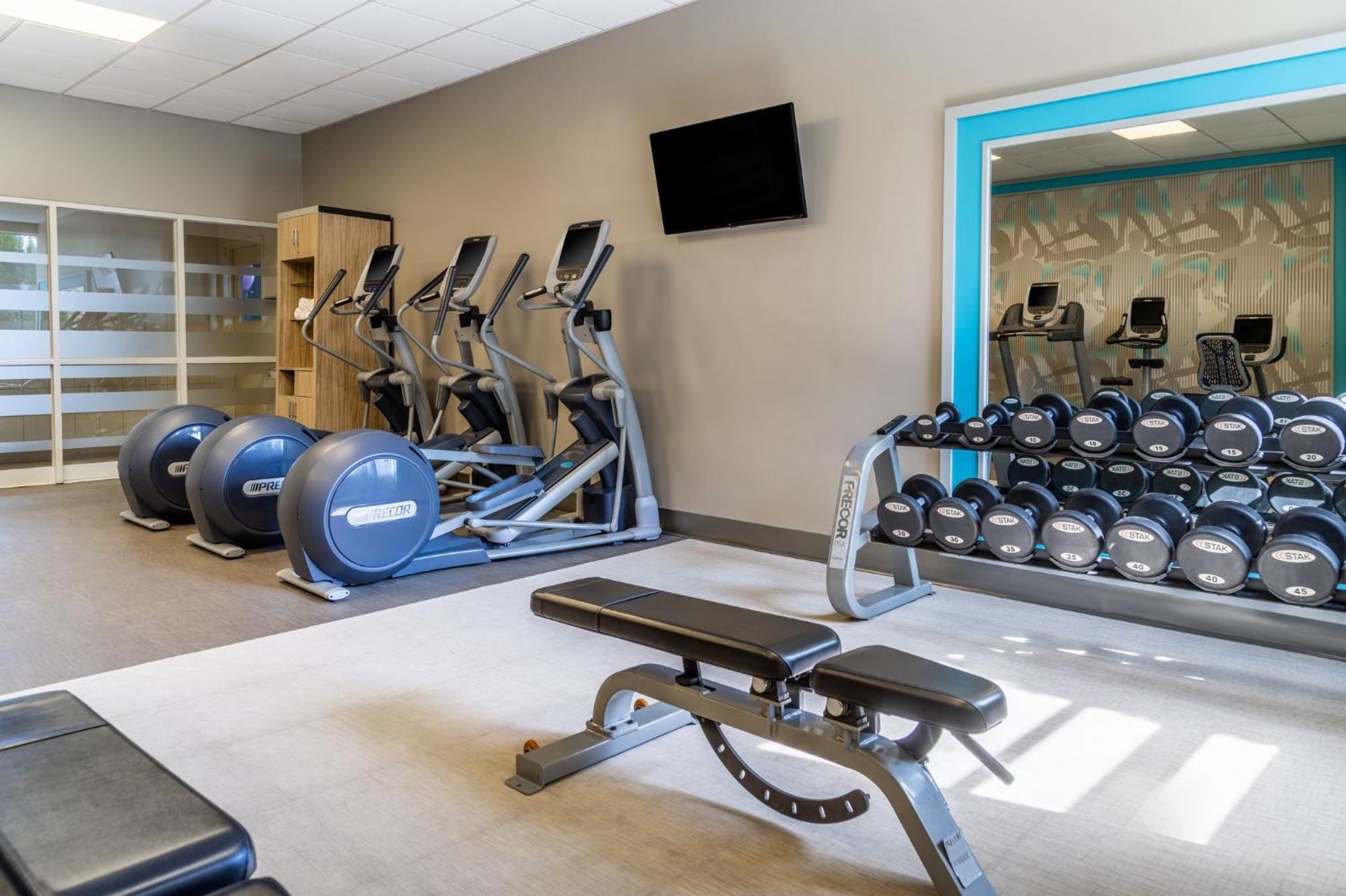 Crowne Plaza Fredericton Lord Beaverbrook By Ihg Bagian luar foto